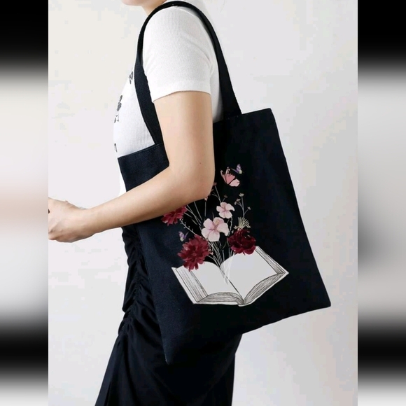 NEW! Floral  graphic tote BTQ - Picture 6 of 8